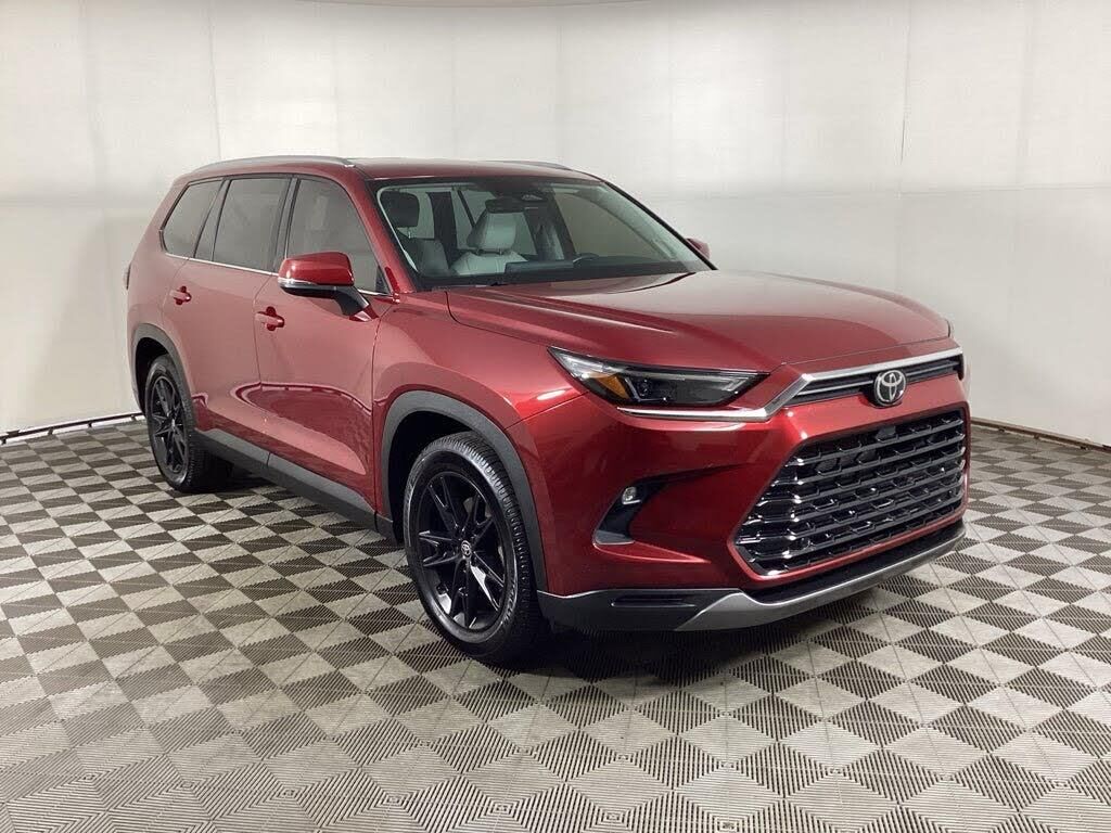 2024 Toyota Grand Highlander Limited — photo 1 of 15