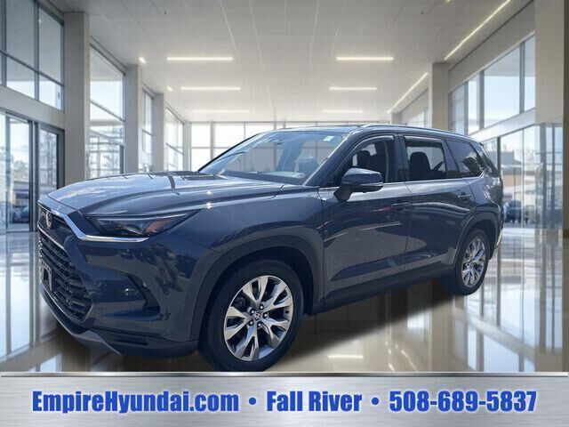 2024 Toyota Grand Highlander Limited — photo 1 of 13