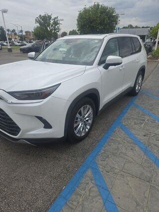 2025 Toyota Grand Highlander Platinum — photo 1 of 1
