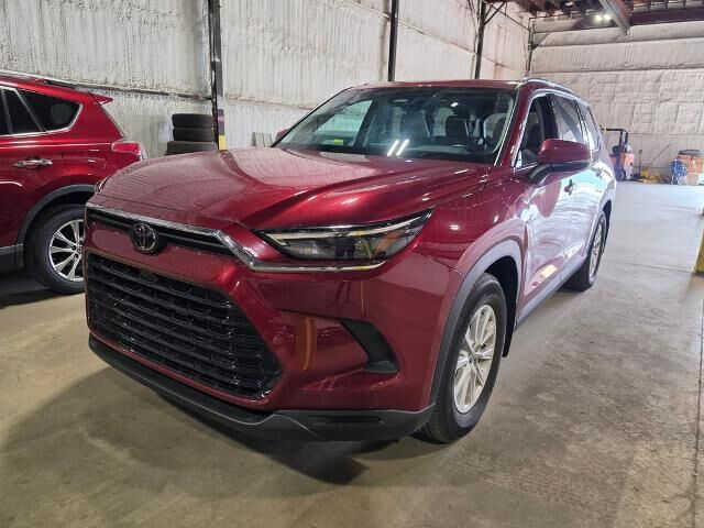 2024 Toyota Grand Highlander XLE — photo 1 of 37