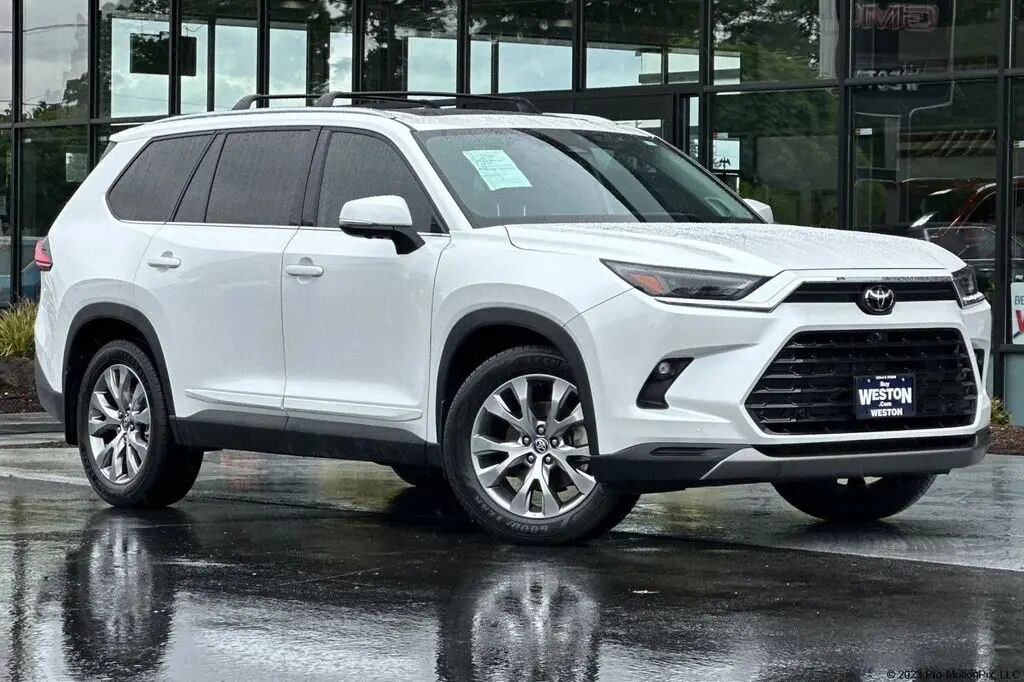 2024 Toyota Grand Highlander Limited — photo 1 of 13