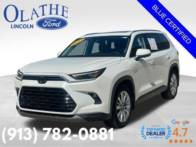 2025 Toyota Grand Highlander LE — photo 1 of 11