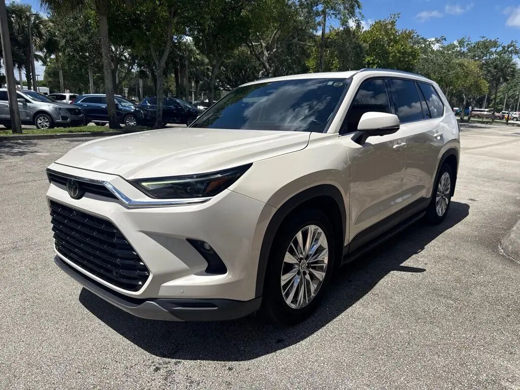 2024 Toyota Grand Highlander Platinum — photo 1 of 4