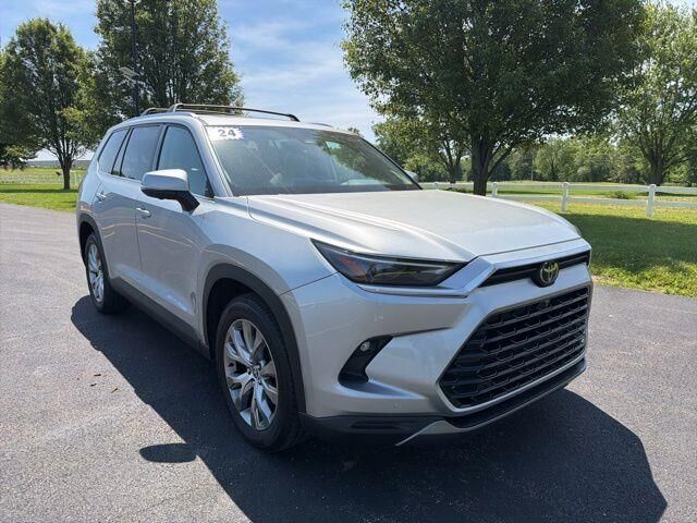 2024 Toyota Grand Highlander Platinum — photo 1 of 13