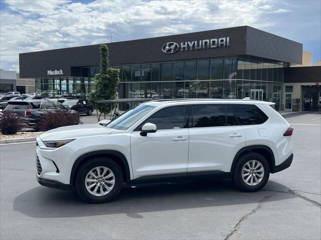 2025 Toyota Grand Highlander XLE — photo 1 of 26