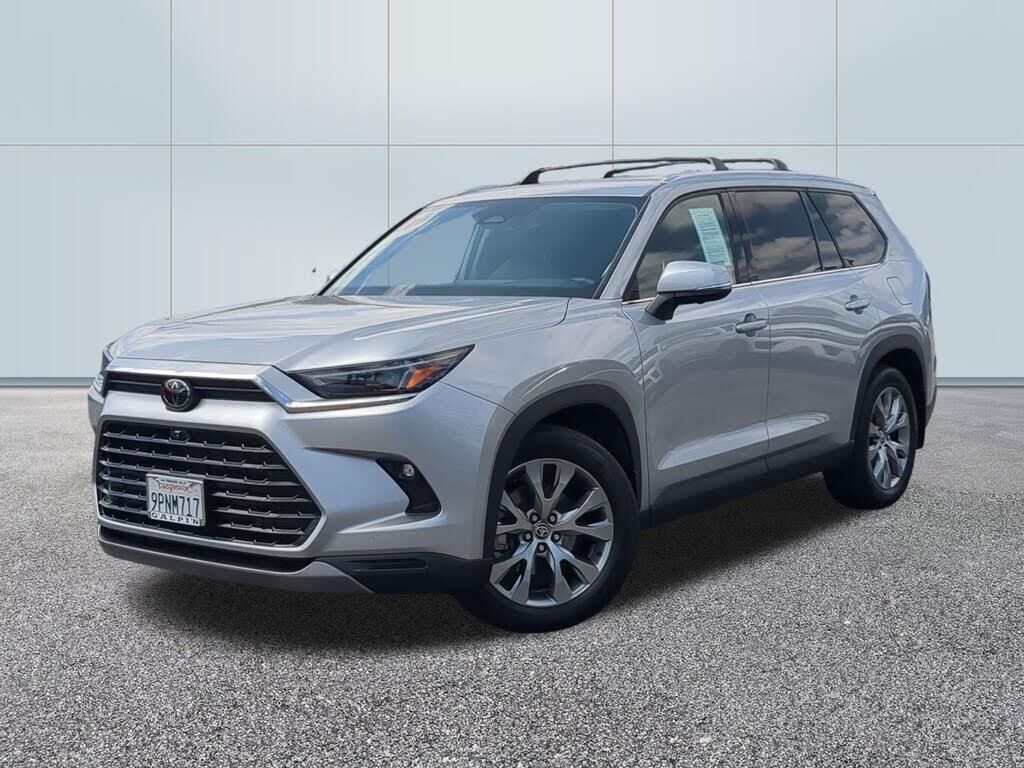 2024 Toyota Grand Highlander Limited — photo 1 of 1