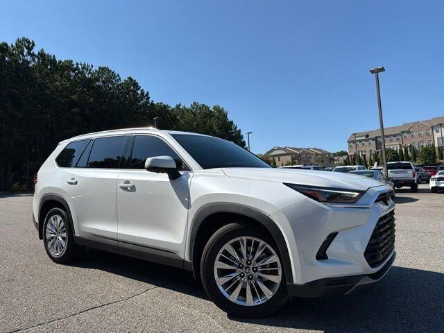 2026 Toyota Grand Highlander Platinum — photo 1 of 37