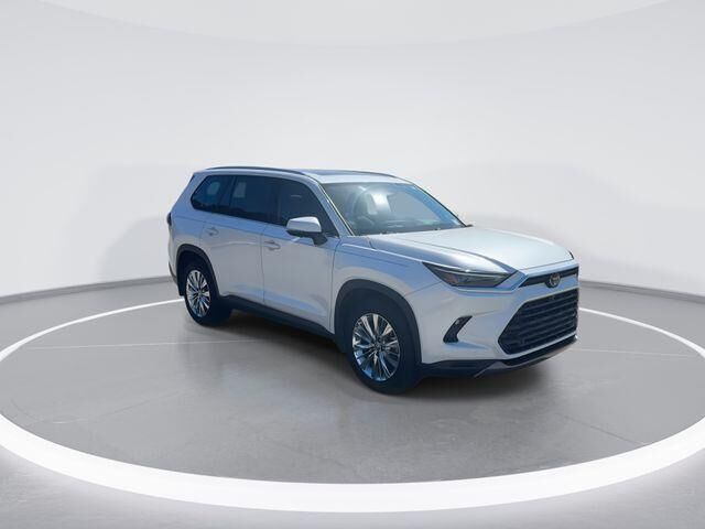 2024 Toyota Grand Highlander Platinum — photo 1 of 14