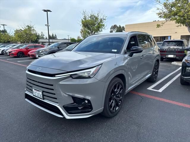 2024 Lexus TX 500h F SPORT Performance Premium — photo 1 of 8