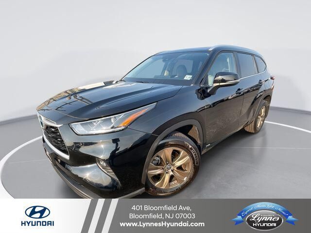 2023 Toyota Highlander Hybrid Bronze Edition