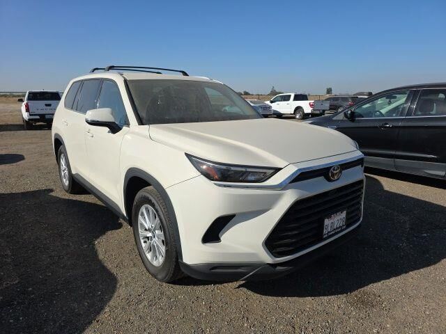 2024 Toyota Grand Highlander Hybrid XLE — photo 1 of 15