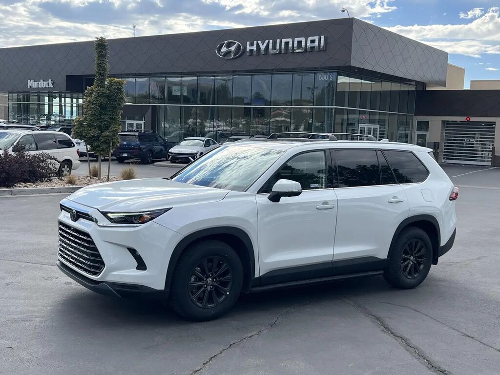 2025 Toyota Grand Highlander Hybrid Limited — photo 1 of 13