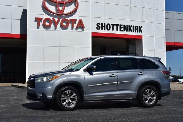 2016 Toyota Highlander LE