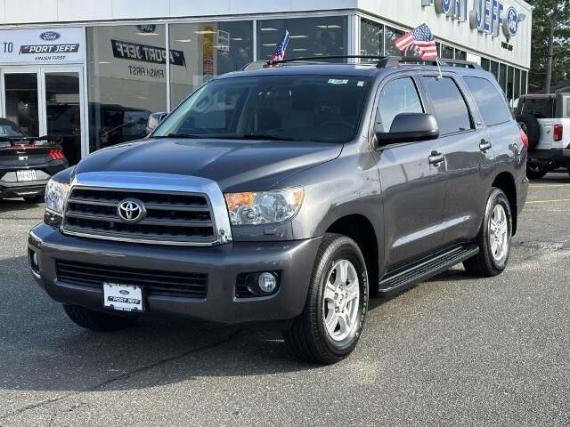 2015 Toyota Sequoia SR5 — photo 1 of 26