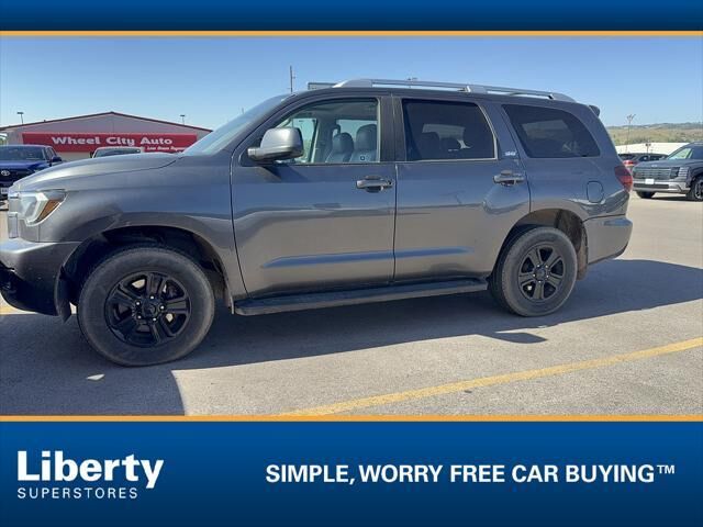 2019 Toyota Sequoia SR5 — photo 1 of 13