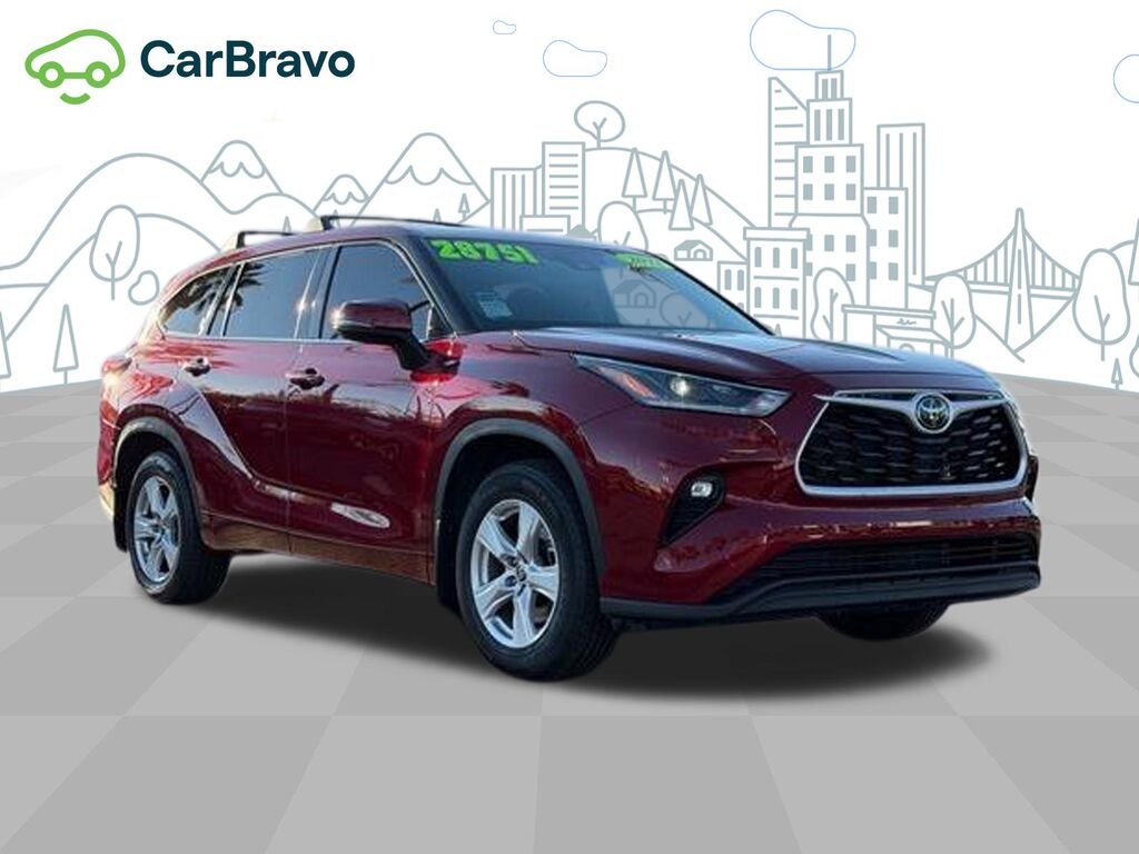 2021 Toyota Highlander LE — photo 1 of 7