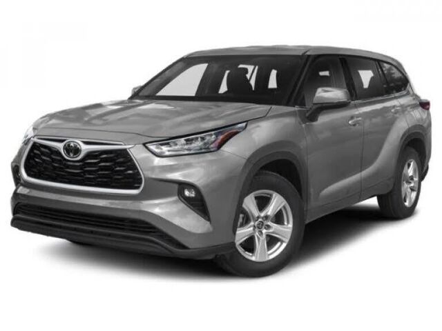 2021 Toyota Highlander LE — photo 1 of 1