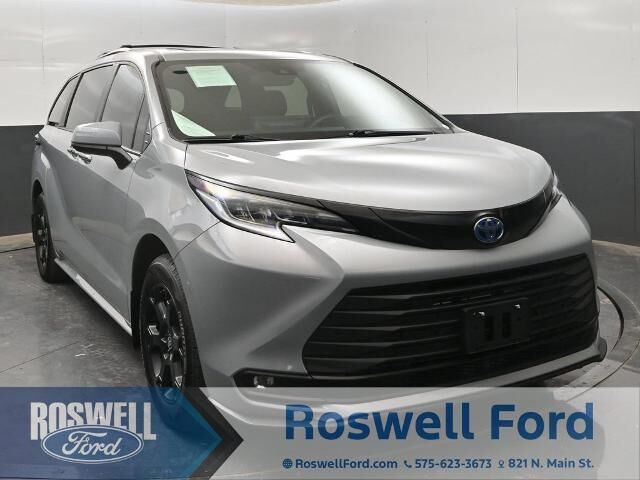 2025 Toyota Sienna Woodland Edition