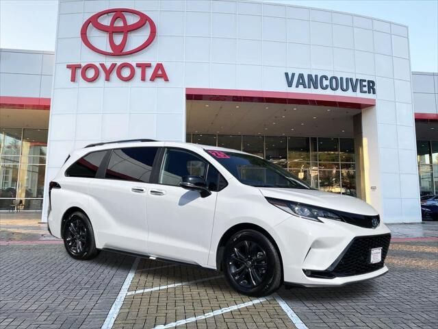 2025 Toyota Sienna Woodland Edition — photo 1 of 13
