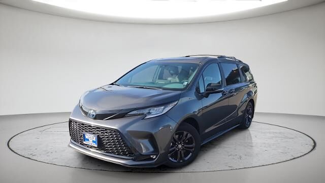 2025 Toyota Sienna Woodland Edition