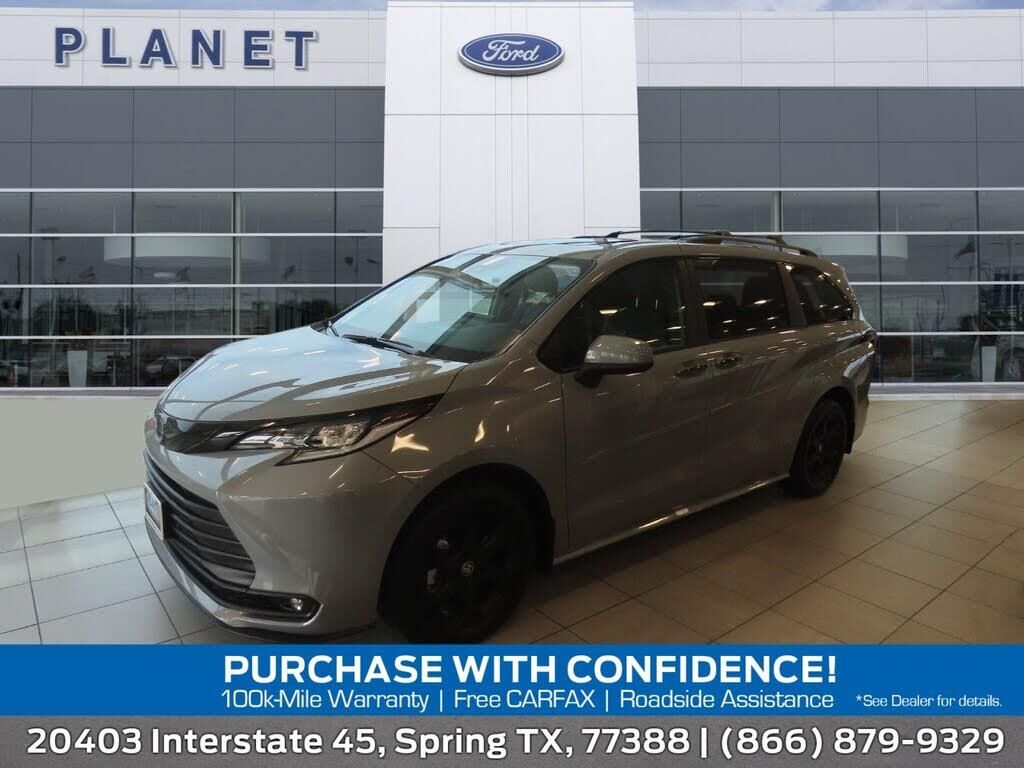 2025 Toyota Sienna Woodland Edition — photo 1 of 1