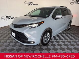 2023 Toyota Sienna Woodland Edition