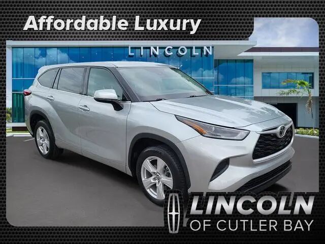 2021 Toyota Highlander L — photo 1 of 13