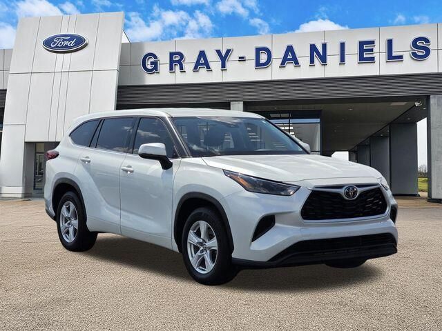 2022 Toyota Highlander L