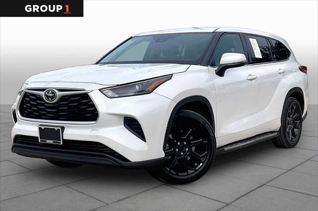 2022 Toyota Highlander L — photo 1 of 13