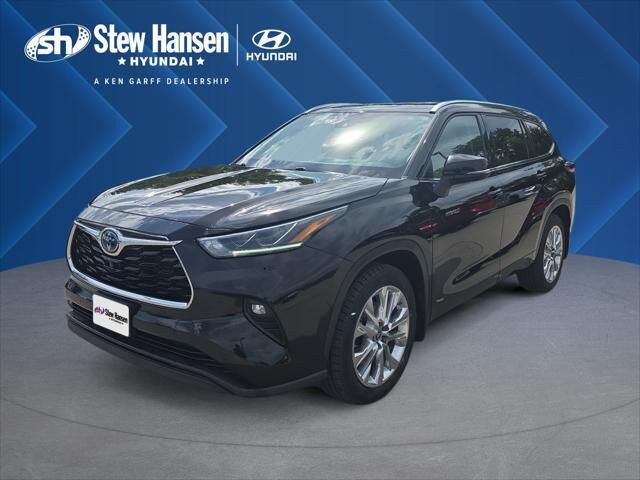 2021 Toyota Highlander Hybrid Limited — photo 1 of 13