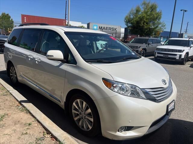 2013 Toyota Sienna XLE 7-Passenger
