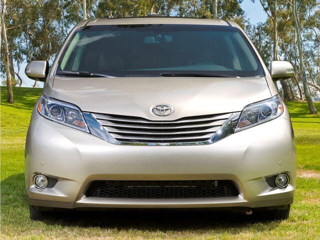 2016 Toyota Sienna XLE 7-Passenger