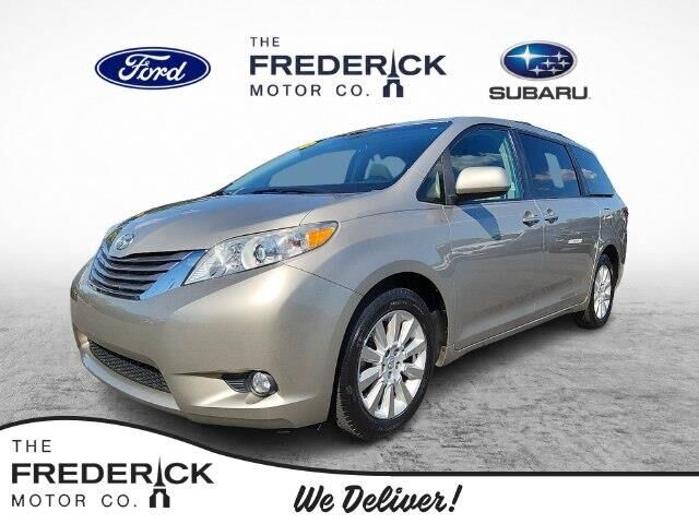 2016 Toyota Sienna XLE 7-Passenger