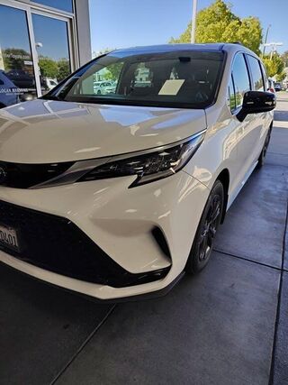 2024 Toyota Sienna XSE 7-Passenger — photo 1 of 1