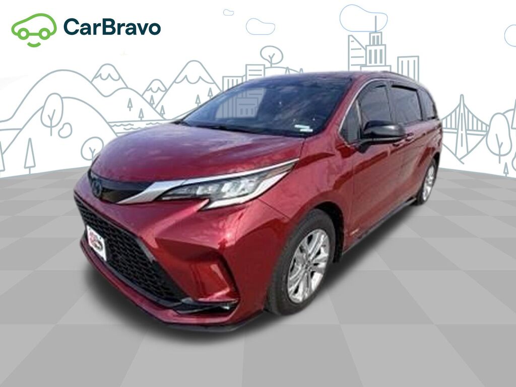2021 Toyota Sienna XSE — photo 1 of 6