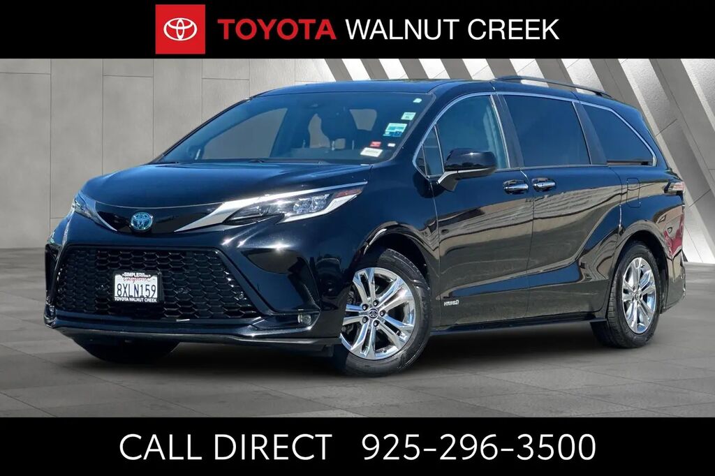 2021 Toyota Sienna XSE 7-Passenger — photo 1 of 22