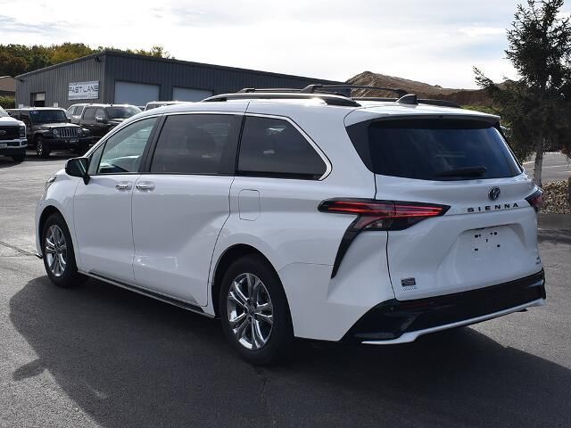 2023 Toyota Sienna XSE 7-Passenger