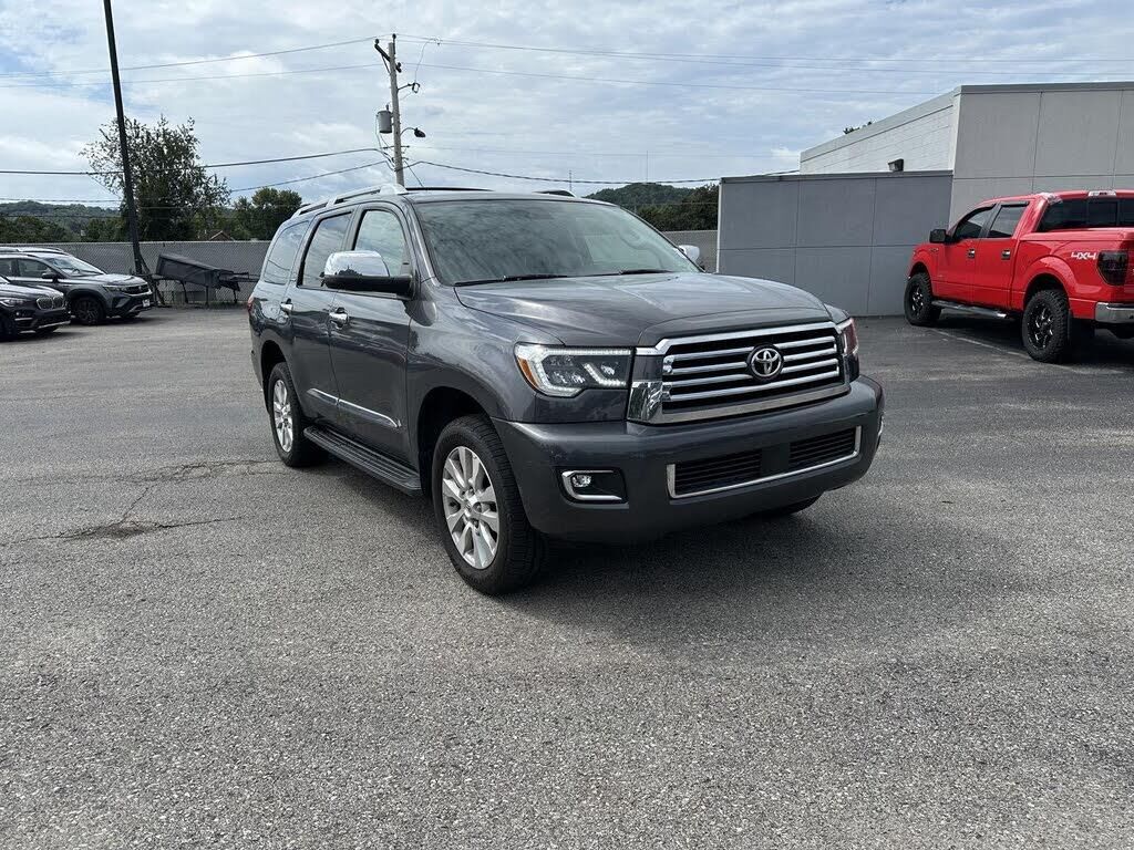 2018 Toyota Sequoia Platinum — photo 1 of 28
