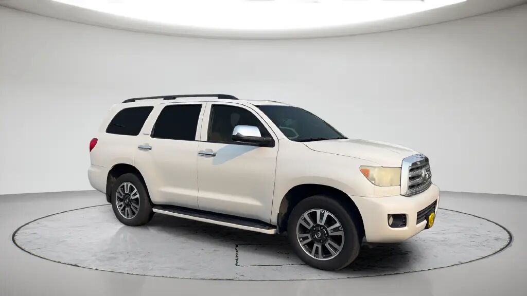 2010 Toyota Sequoia Platinum — photo 1 of 13