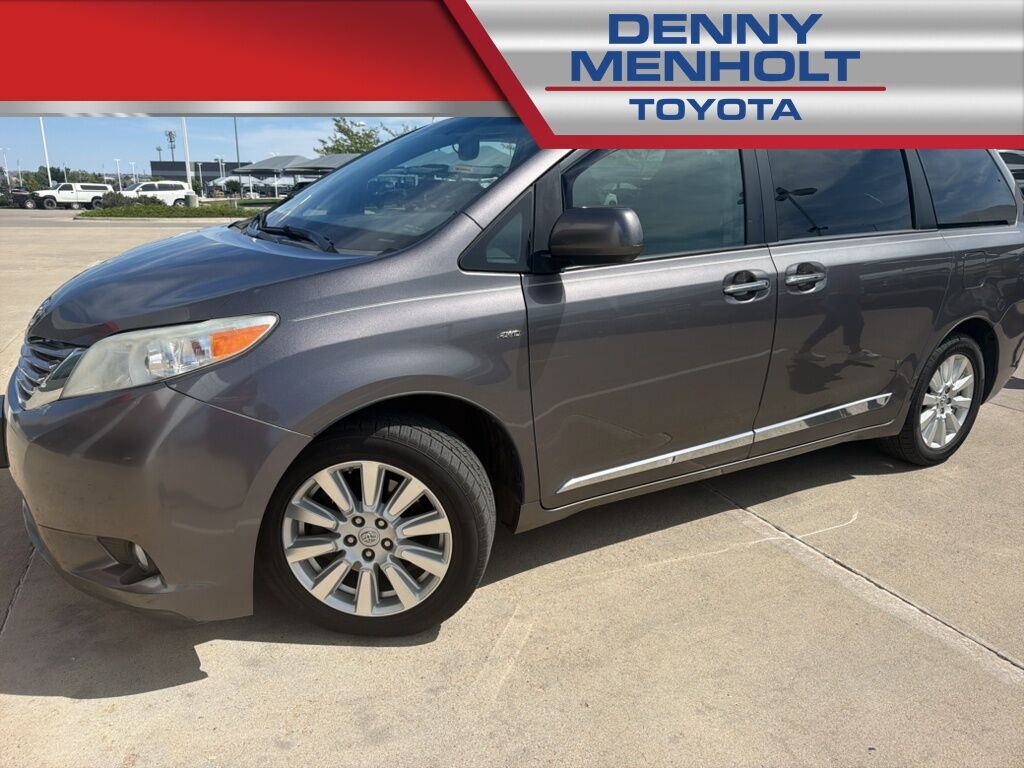 2017 Toyota Sienna — photo 1 of 2