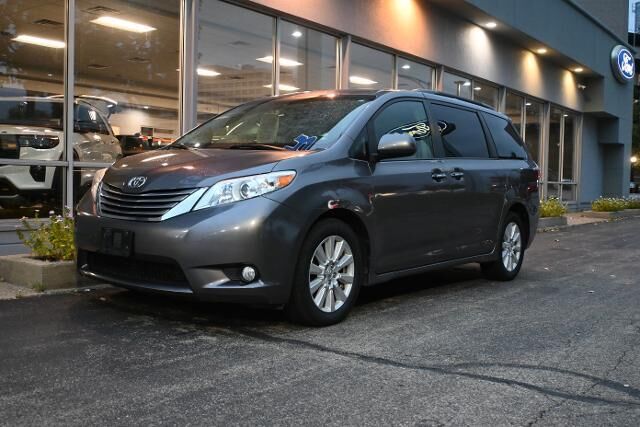 2017 Toyota Sienna XLE 7-Passenger
