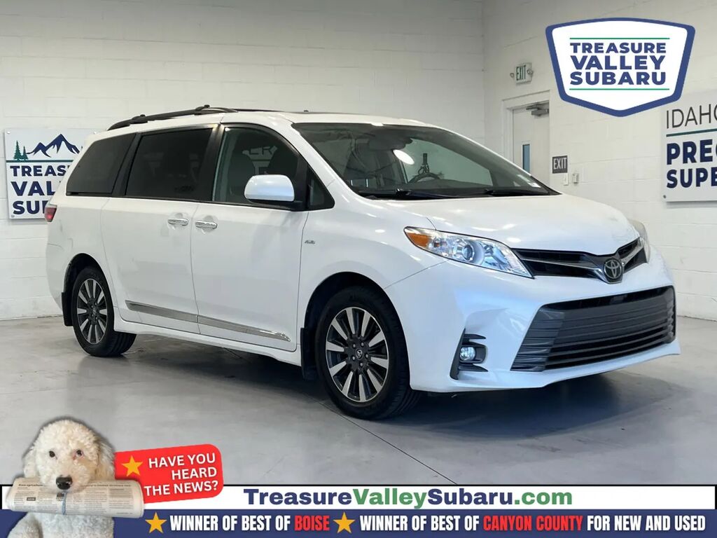 2019 Toyota Sienna Limited 7-Passenger — photo 1 of 13