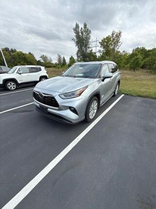 2021 Toyota Highlander Limited — photo 1 of 13