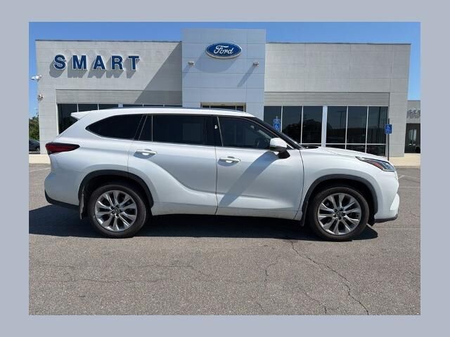 2022 Toyota Highlander Limited
