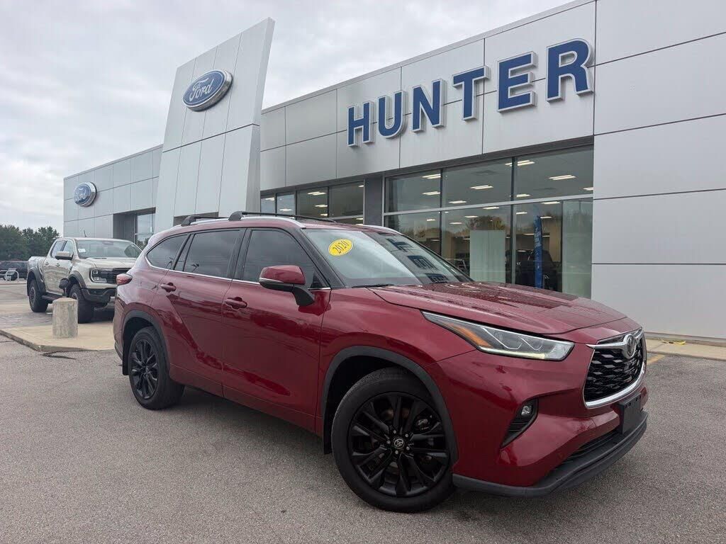 2020 Toyota Highlander Limited — photo 1 of 1