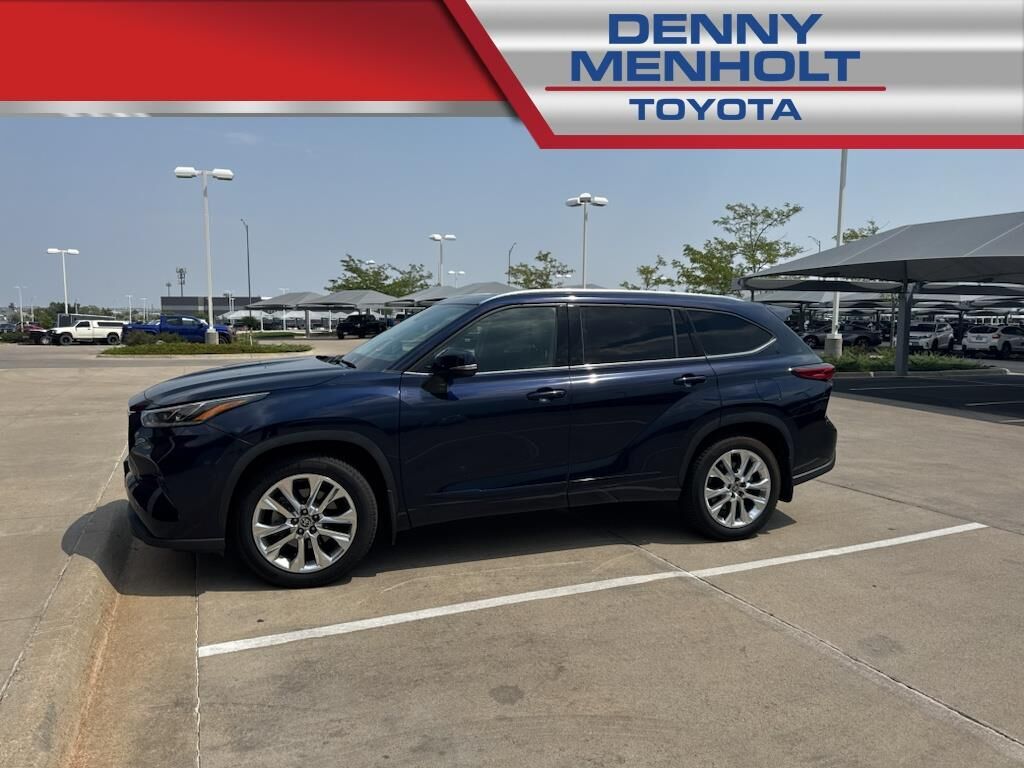 2021 Toyota Highlander Limited — photo 1 of 6