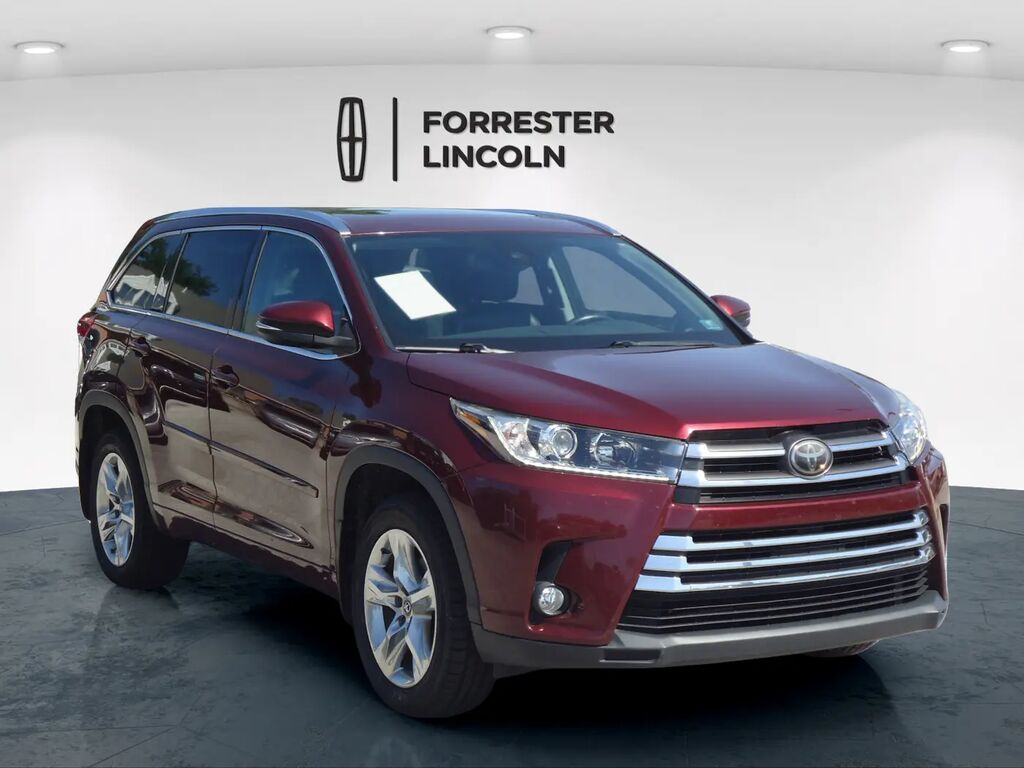 2017 Toyota Highlander Limited — photo 1 of 17
