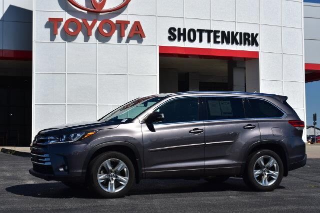 2019 Toyota Highlander Limited — photo 1 of 13