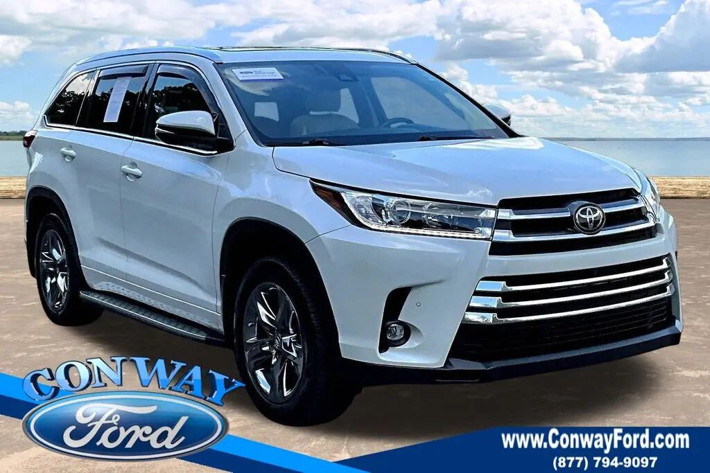 2019 Toyota Highlander Limited Platinum — photo 1 of 12