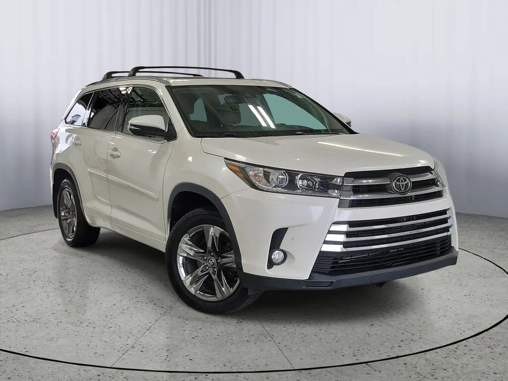2018 Toyota Highlander Limited Platinum — photo 1 of 13